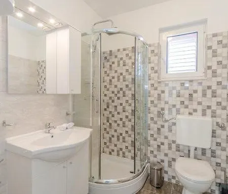 Apartament Ella *