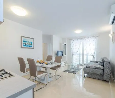 Ella Apartament Biograd Na Moru