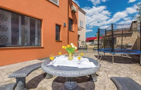 Apartamento Ella *