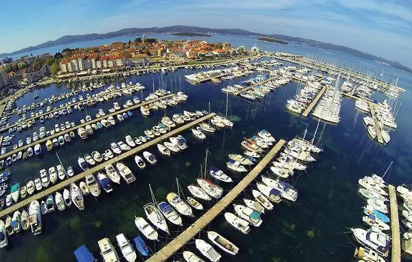 Ella Biograd Na Moru