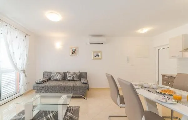 Ella Apartamento *