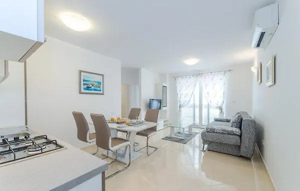 Ella Apartmán Biograd Na Moru
